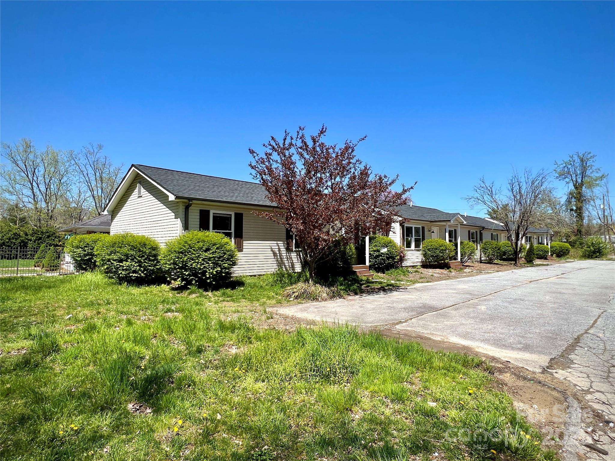 1754 Meadowbrook Terrace