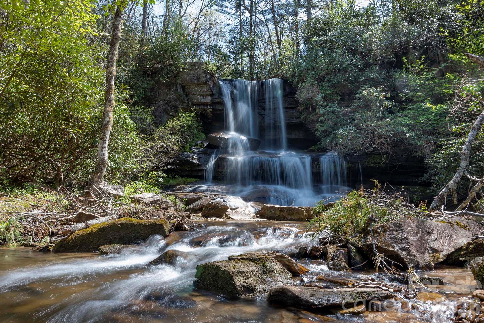 Round Mountain Falls - Residential