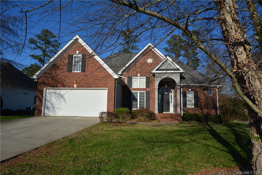 Ranch style home with 3 bedrooms on main level and bonus upstairs. Gorgeous high ceilings throughout. Large master suite with tray ceiling, walk-in closet, double sink vanity, garden tub and separate shower. Excellent location!