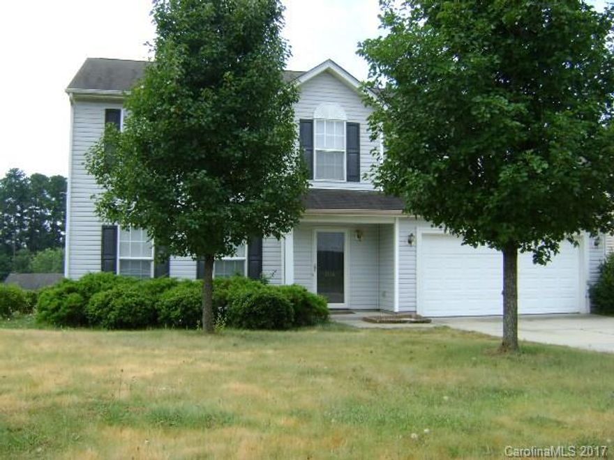 This Two story home has some fresh paint. Some wood floors as well as laminated flooring. Lots of space for the dollar! Walk in closet. Convenient to shopping, schools and I-85. You won't want to miss this one!