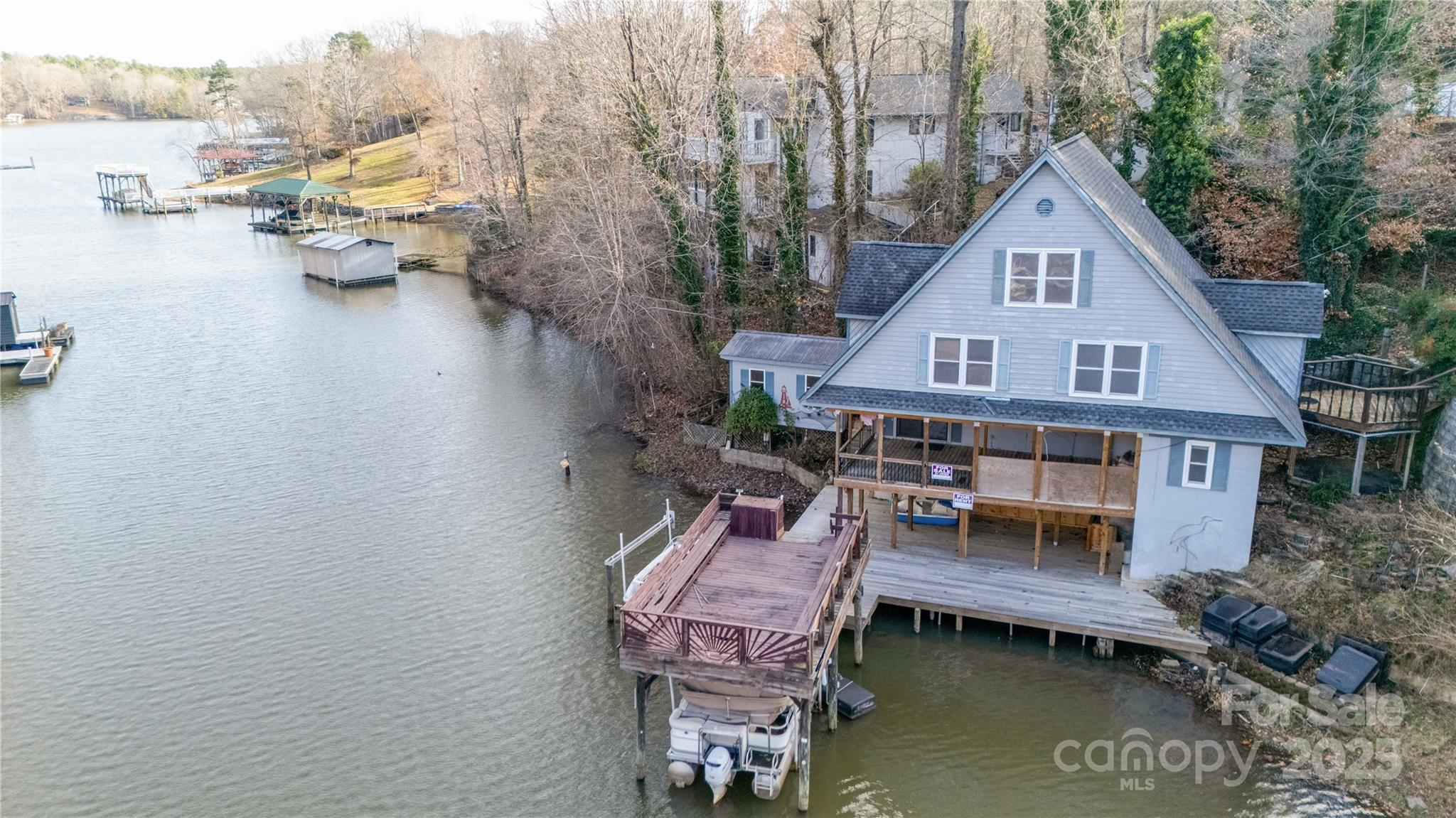5212 Bay Road