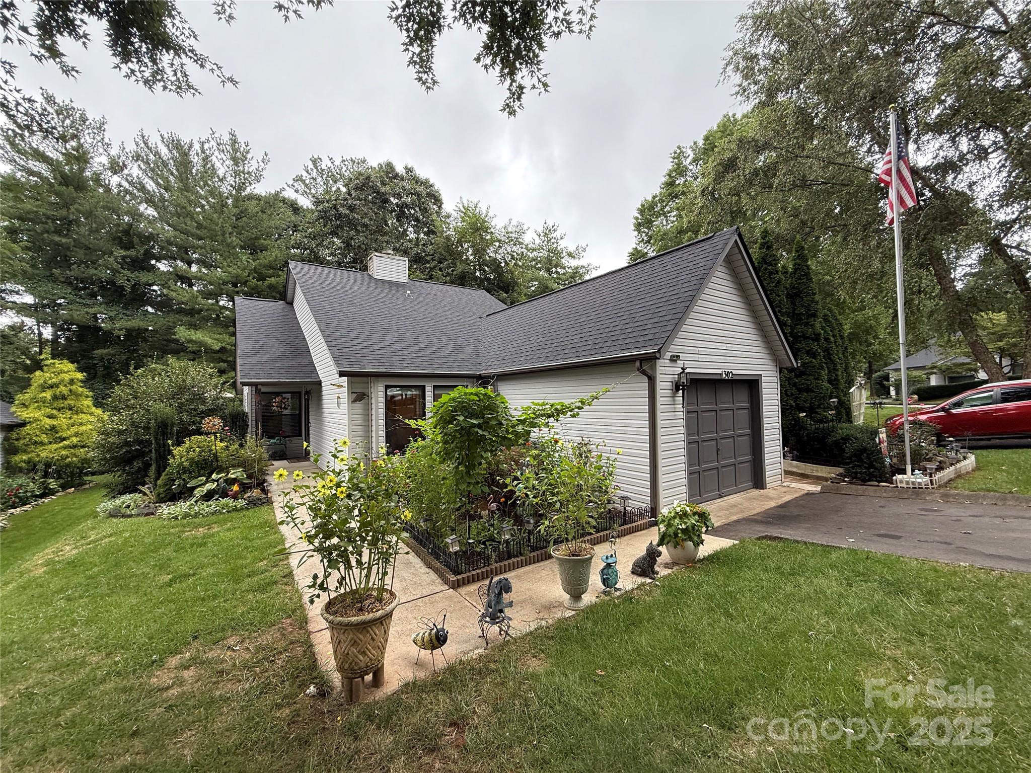 302 Oak Place