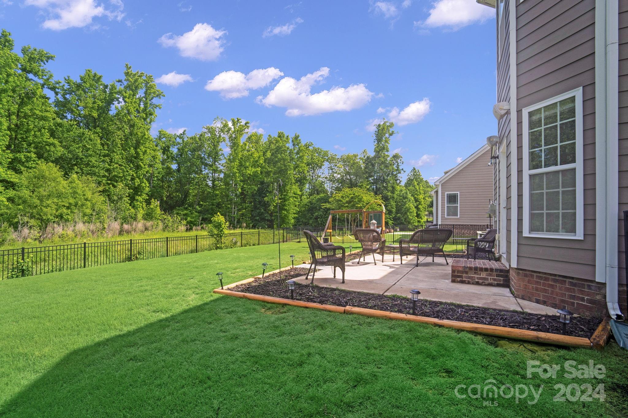 Hawks Creek - Residential