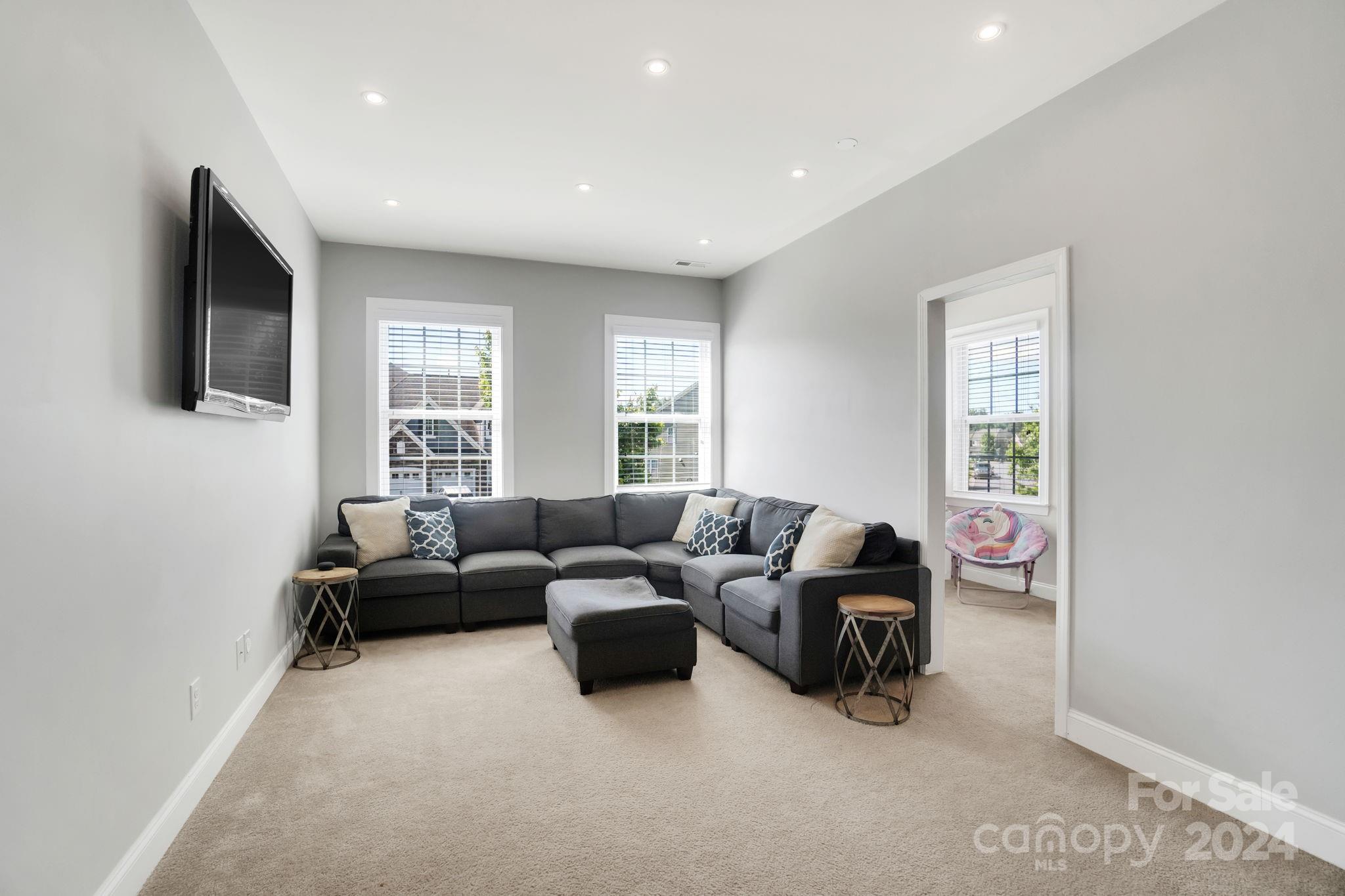 Hawks Creek - Residential