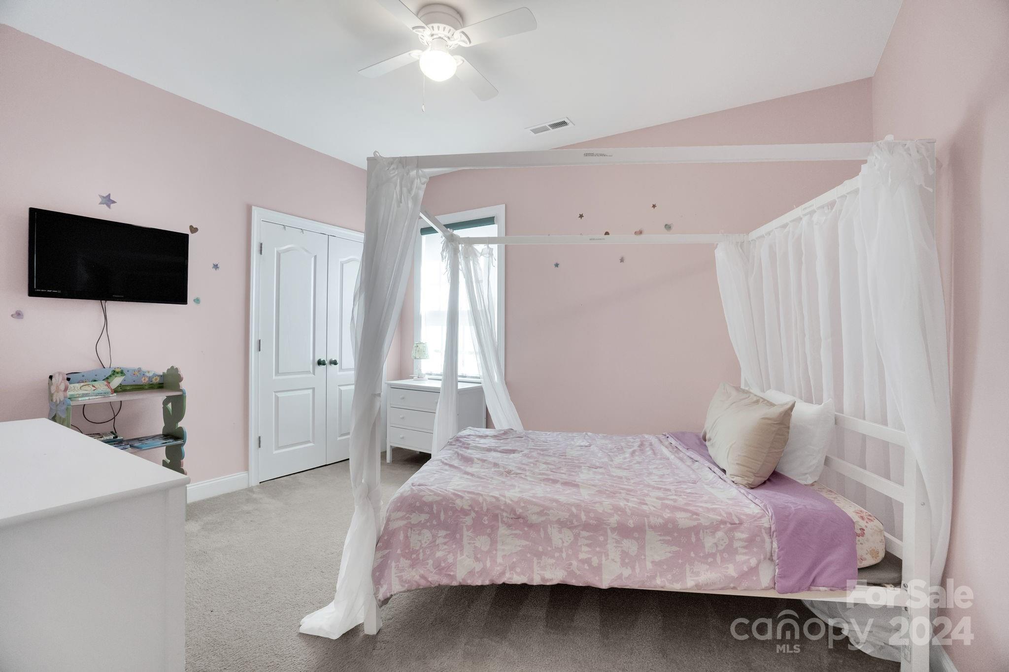 Hawks Creek - Residential