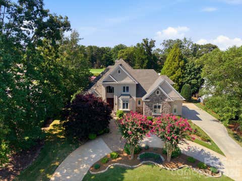 Photo of 18416 Peninsula Club Drive, Cornelius, NC 28031 (MLS # 4404341)