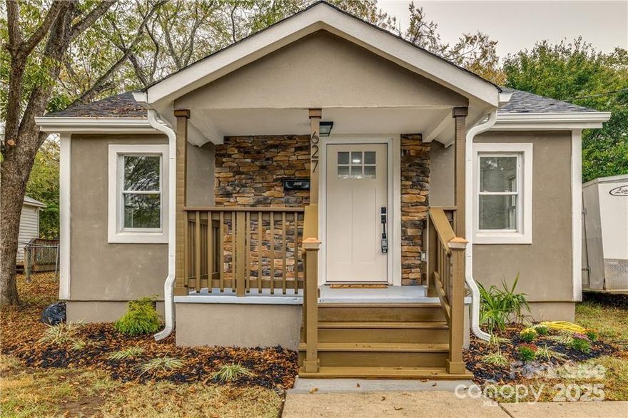 Move In Special! Welcome to 627 Simpson Street, a cozy and updated 2-bedroom, 1-bath home located just minutes from downtown Rock Hill! There is a flex room that the owner's use as a 3rd bedroom. It can also be used for a dining room or entertainment room. This property features stainless steel appliances, a comfortable floor plan, and a nice-sized backyard perfect for outdoor gatherings, pets, or weekend relaxation. The washer & dryer are included. Enjoy the convenience of being close to dining, shopping, and entertainment, with easy access to Highway 77 for a quick commute to Charlotte and surrounding areas.