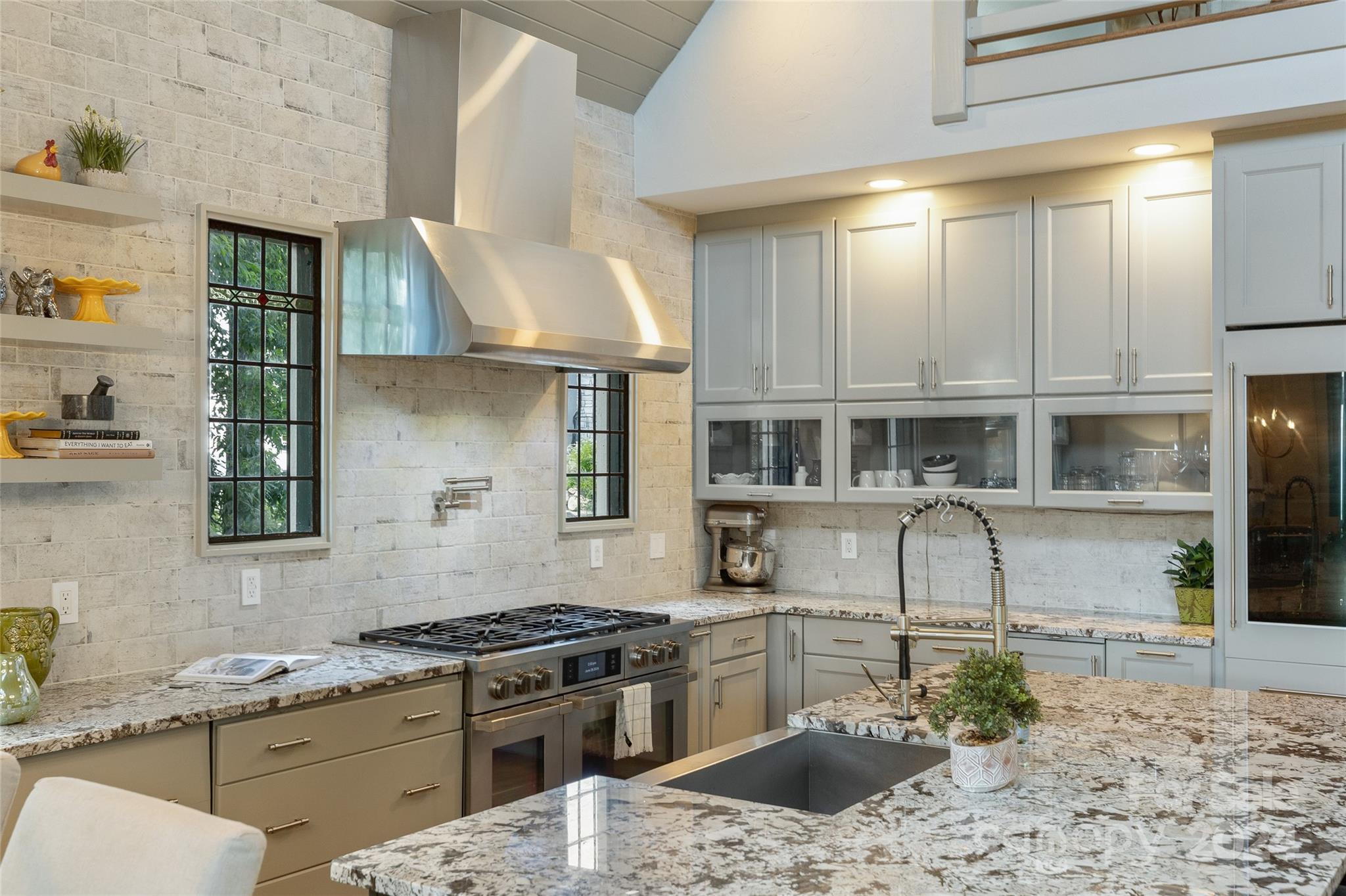 Pilots Knob - Residential