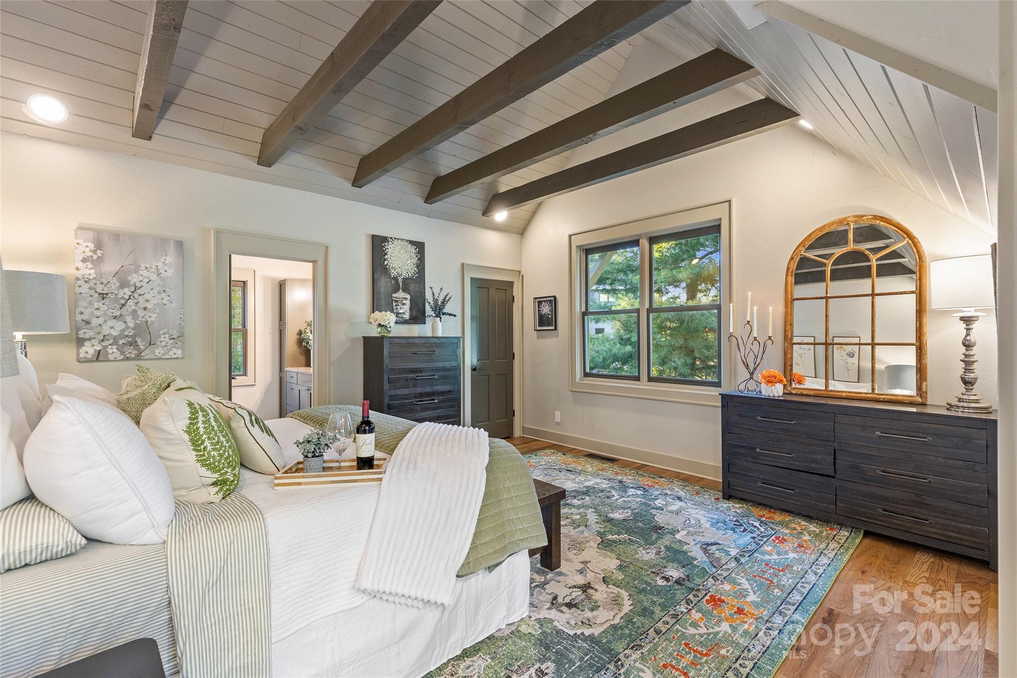 Pilots Knob - Residential