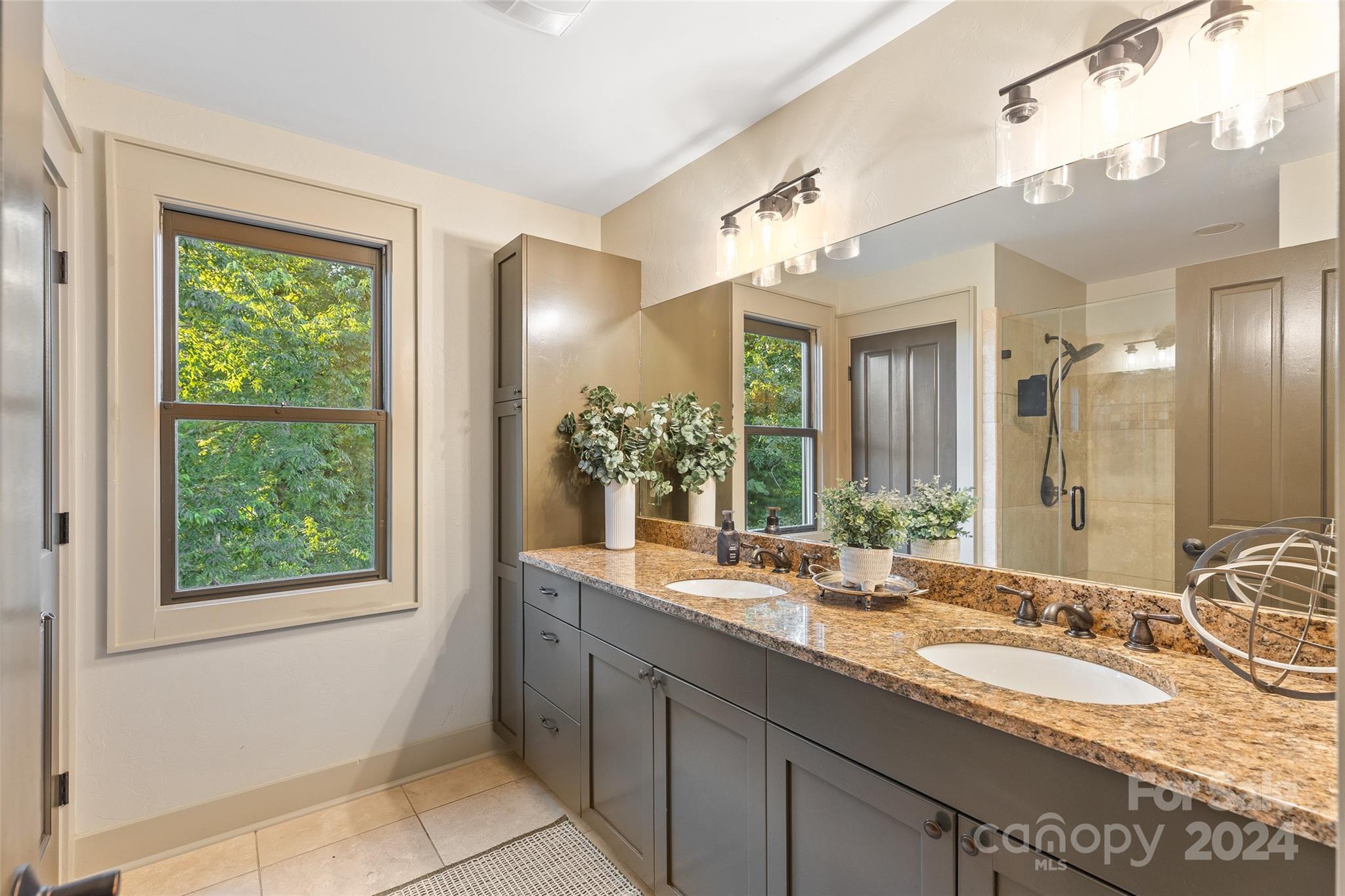 Pilots Knob - Residential