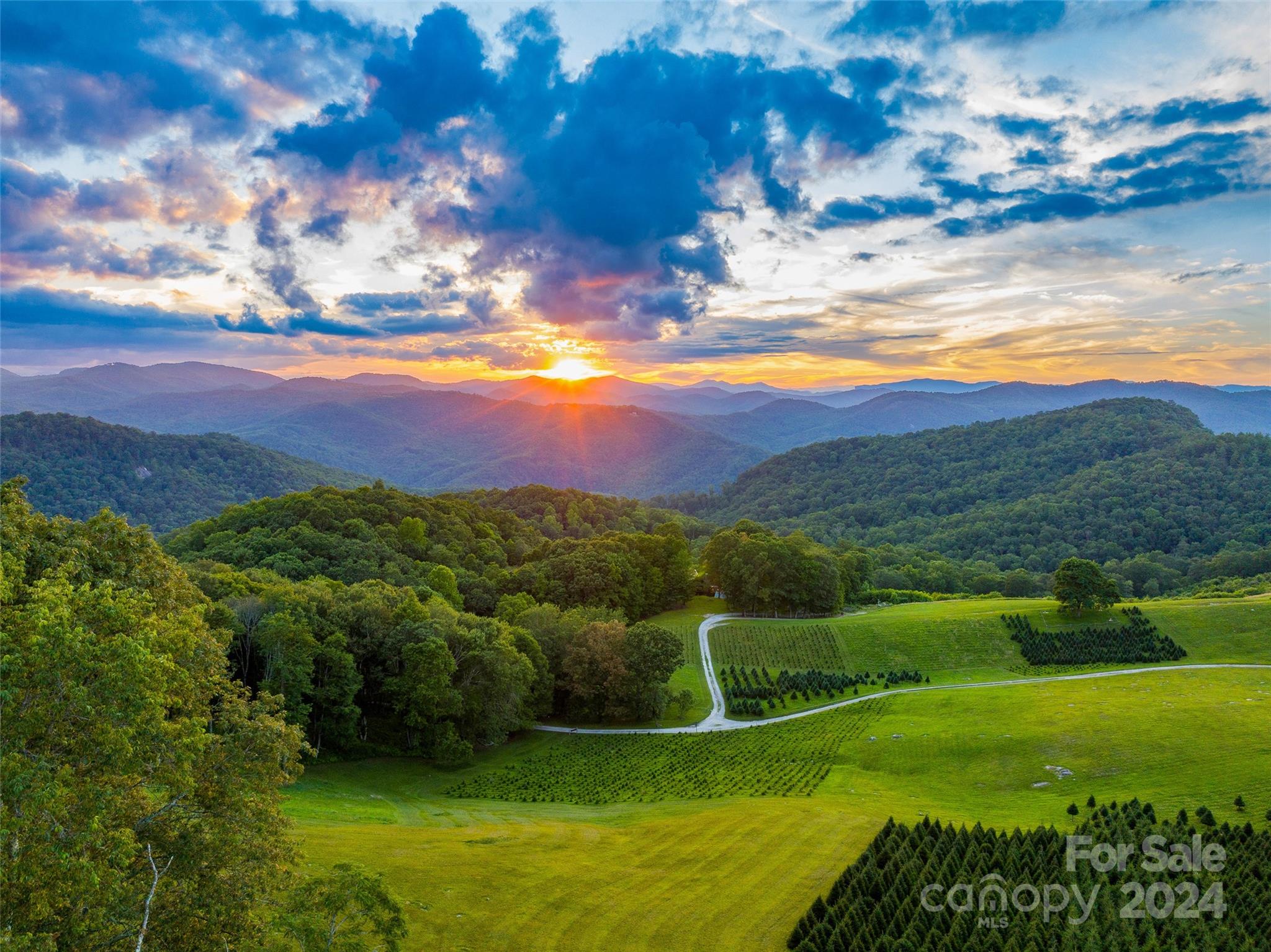Pilots Knob - Residential