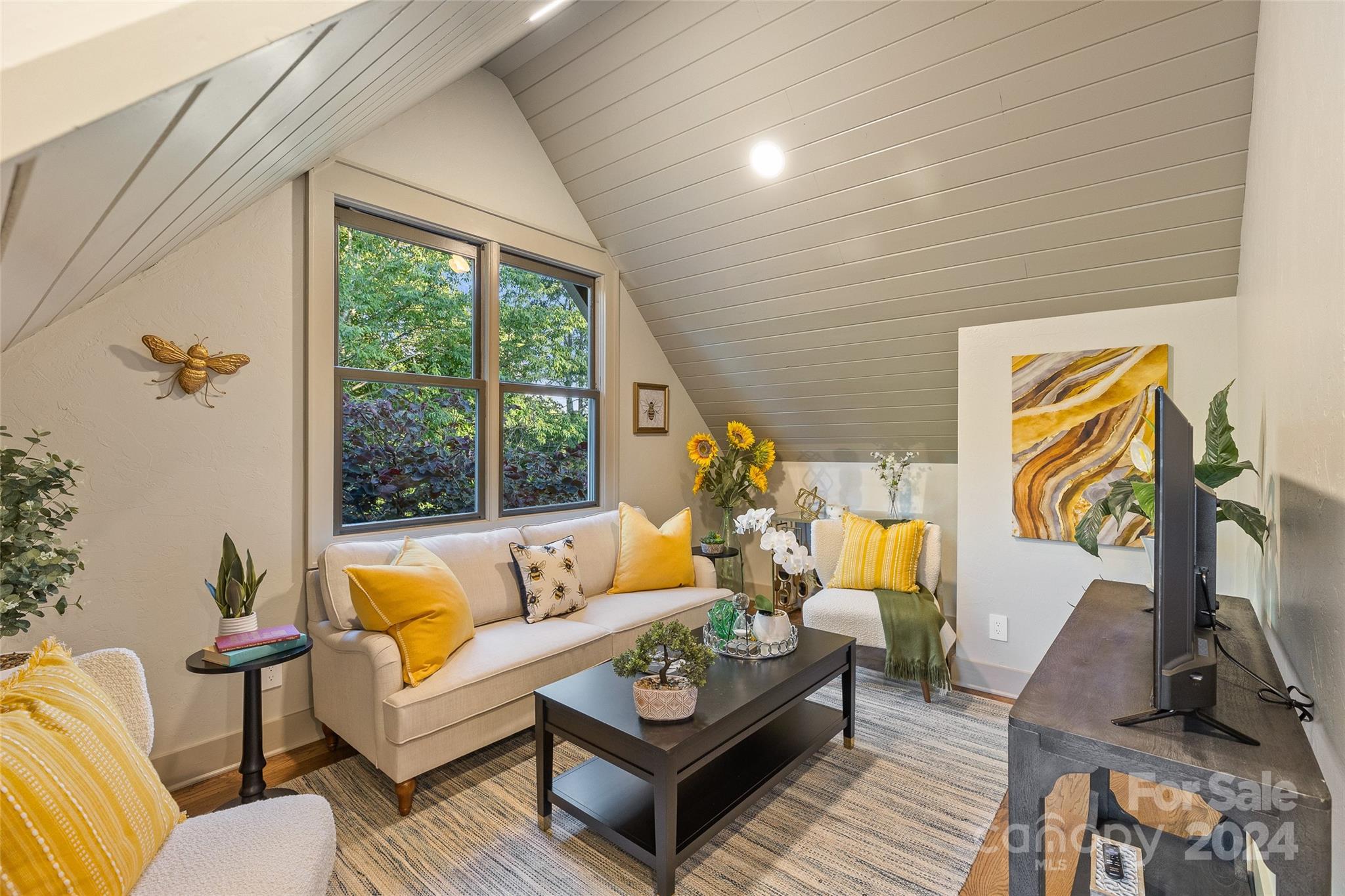 Pilots Knob - Residential