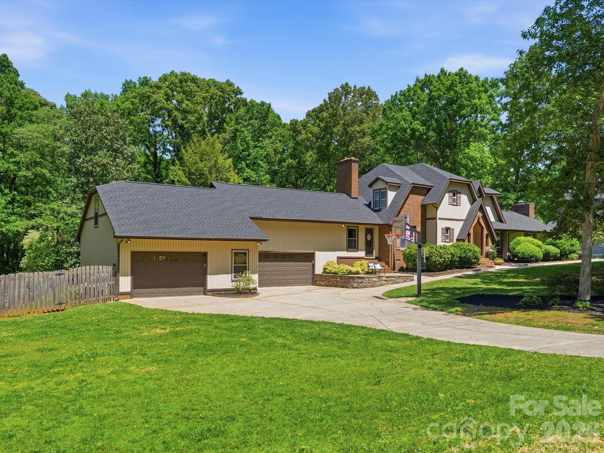 2637 Rolling Hills Drive