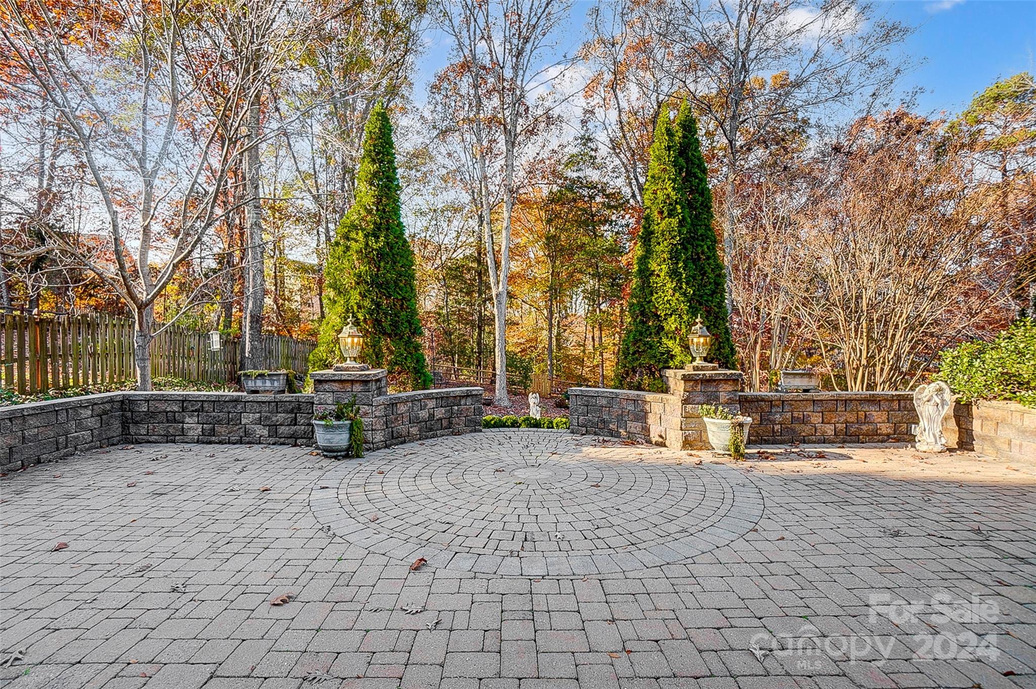 English Trails - Residential