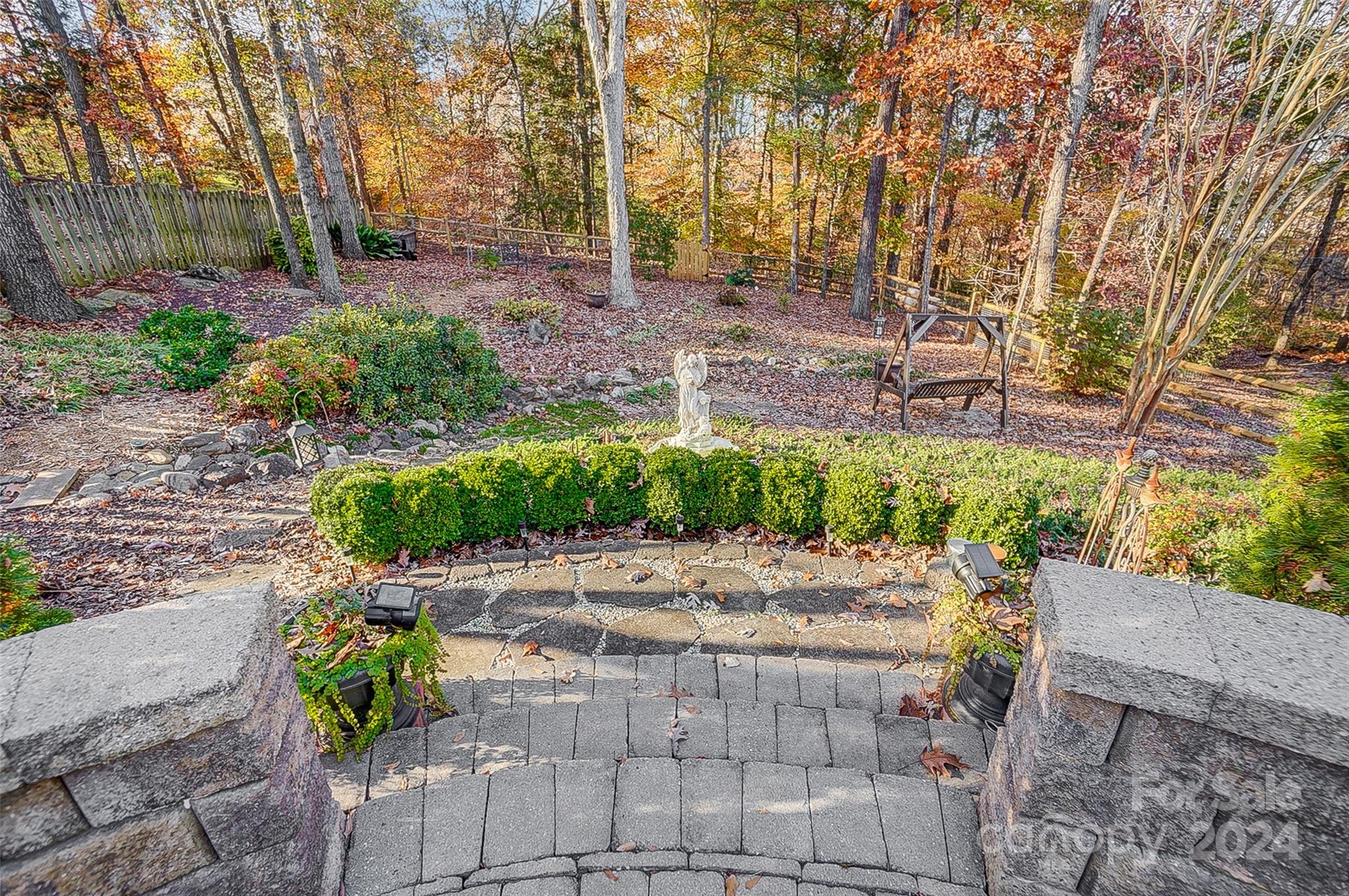 English Trails - Residential