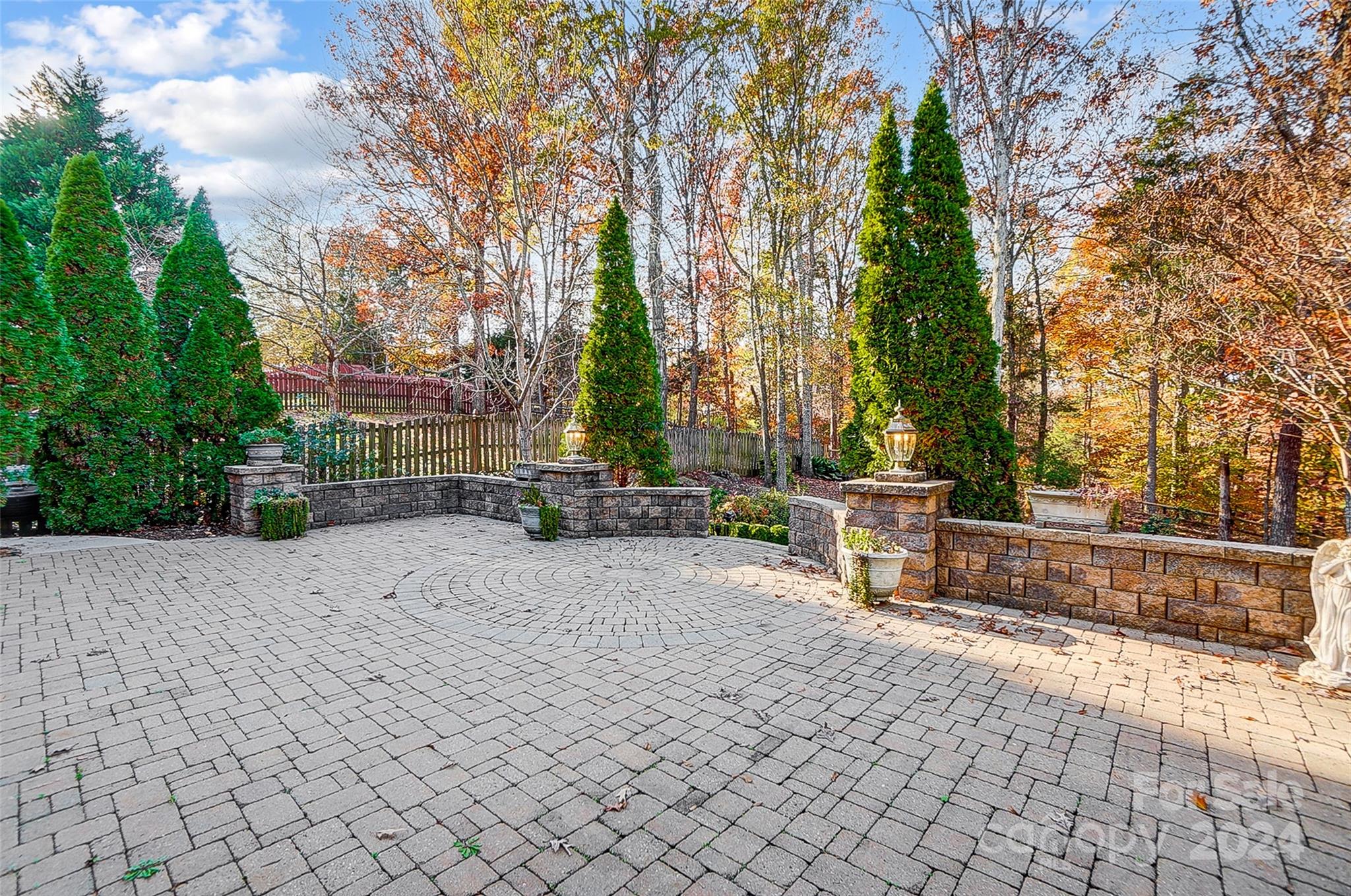 English Trails - Residential