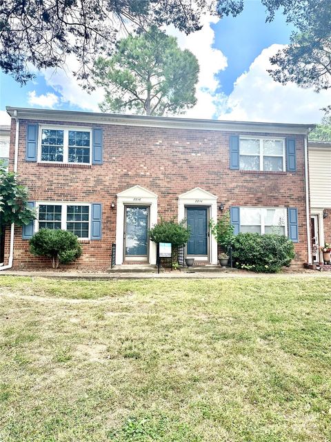 8816 Hunter Ridge Drive Charlotte NC 28226