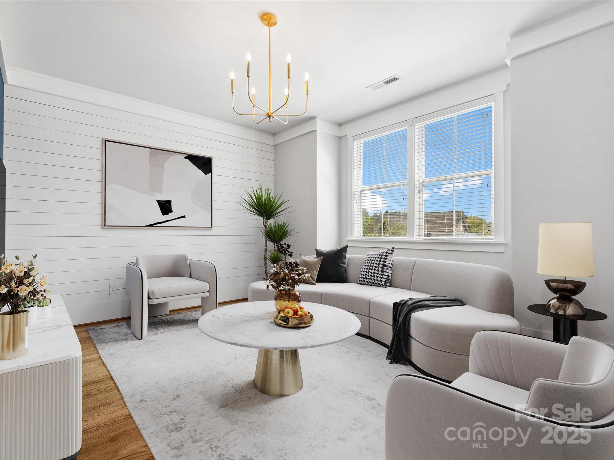 807 Herrons Ferry Road