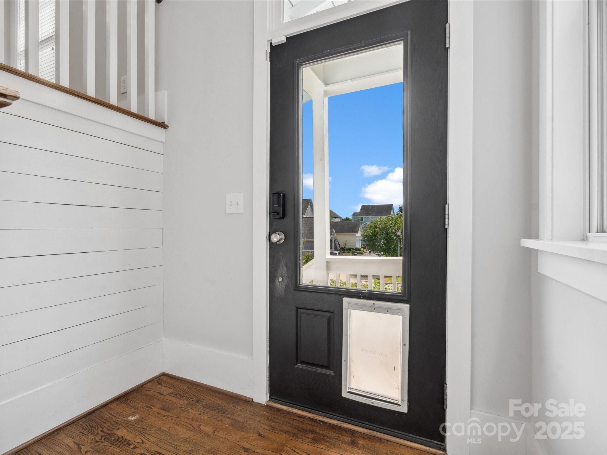 807 Herrons Ferry Road