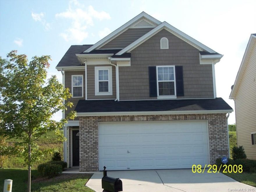 Great 3 bedroom, 2.5 bath home in Coventry.  Great Room/Dining Room, Breakfast Bar and Kitchen with Range, Refrigerator and Blinds.  Private rear yard w/Patio.  Home is on the right in the cul-de-sac and the Community features a Swimming Pool.  

NOTE: Resident is responsible for Private Service Trash - Approx $90/qtrly