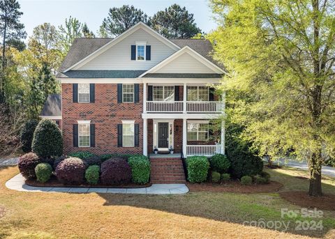 Photo of 14022 Grand Traverse Drive, Charlotte, NC 28278 (MLS # 4122837)
