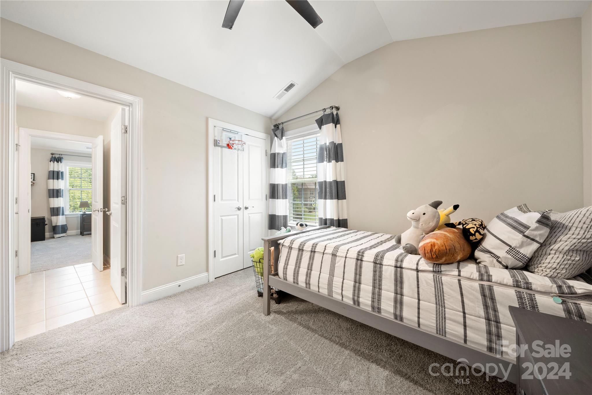 The Retreat At Sunset Ridge - Residential