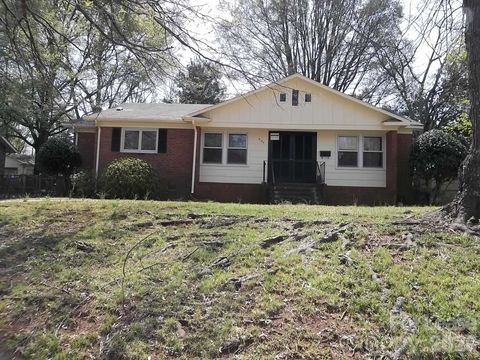 Photo of 4124 Somerdale Drive, Charlotte, NC 28205 (MLS # 4349299)