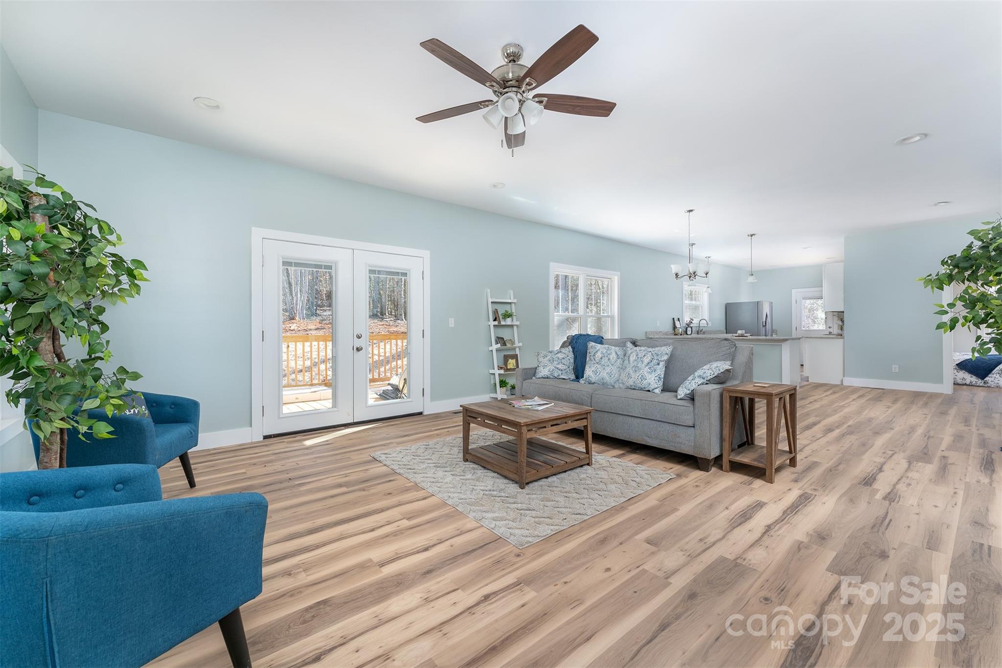 1585 South Main Street