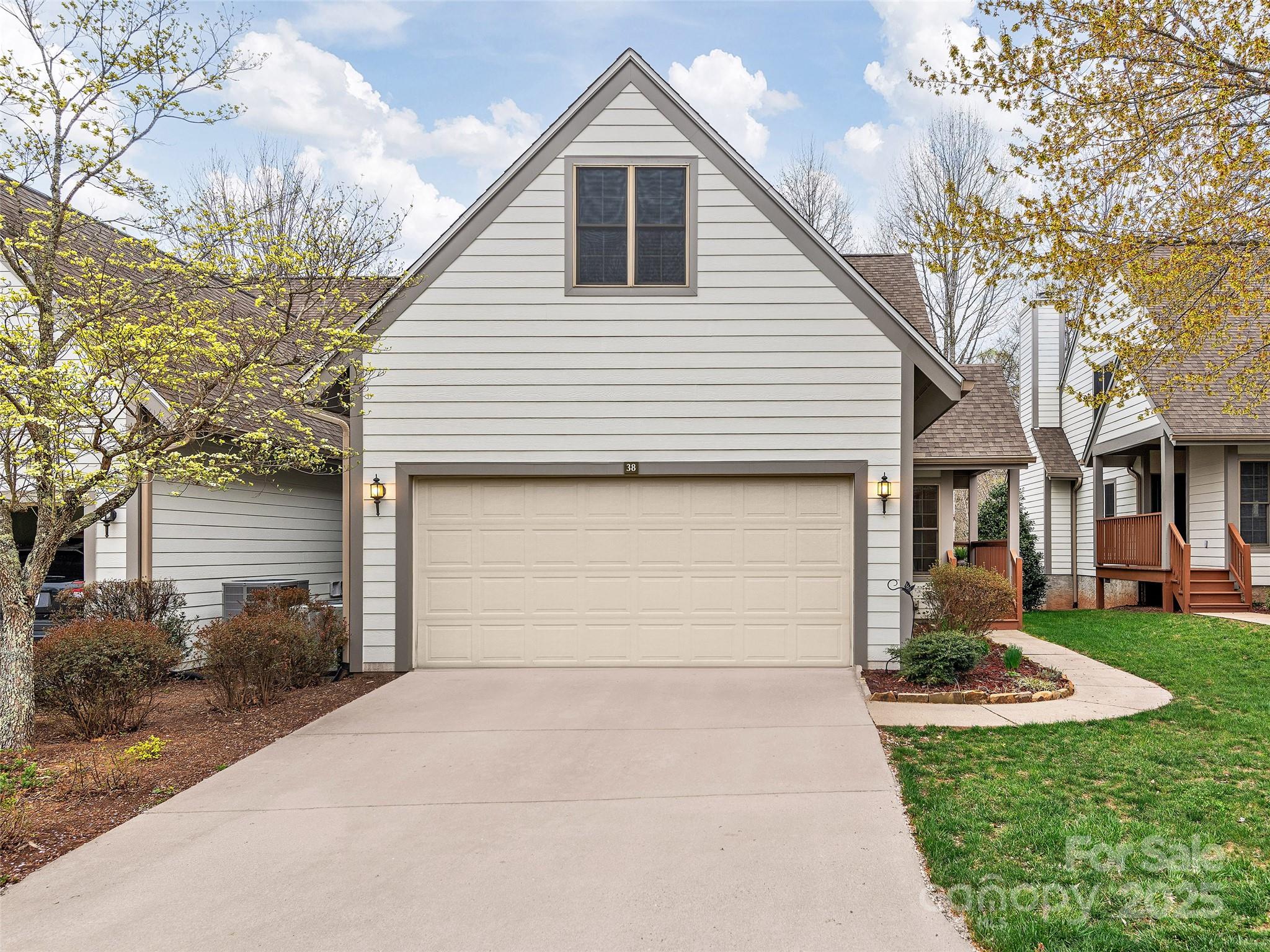 38 Pinnacle Point Drive