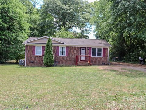 Photo of 1006 Iris Drive, Gastonia, NC 28056 (MLS # 4375329)