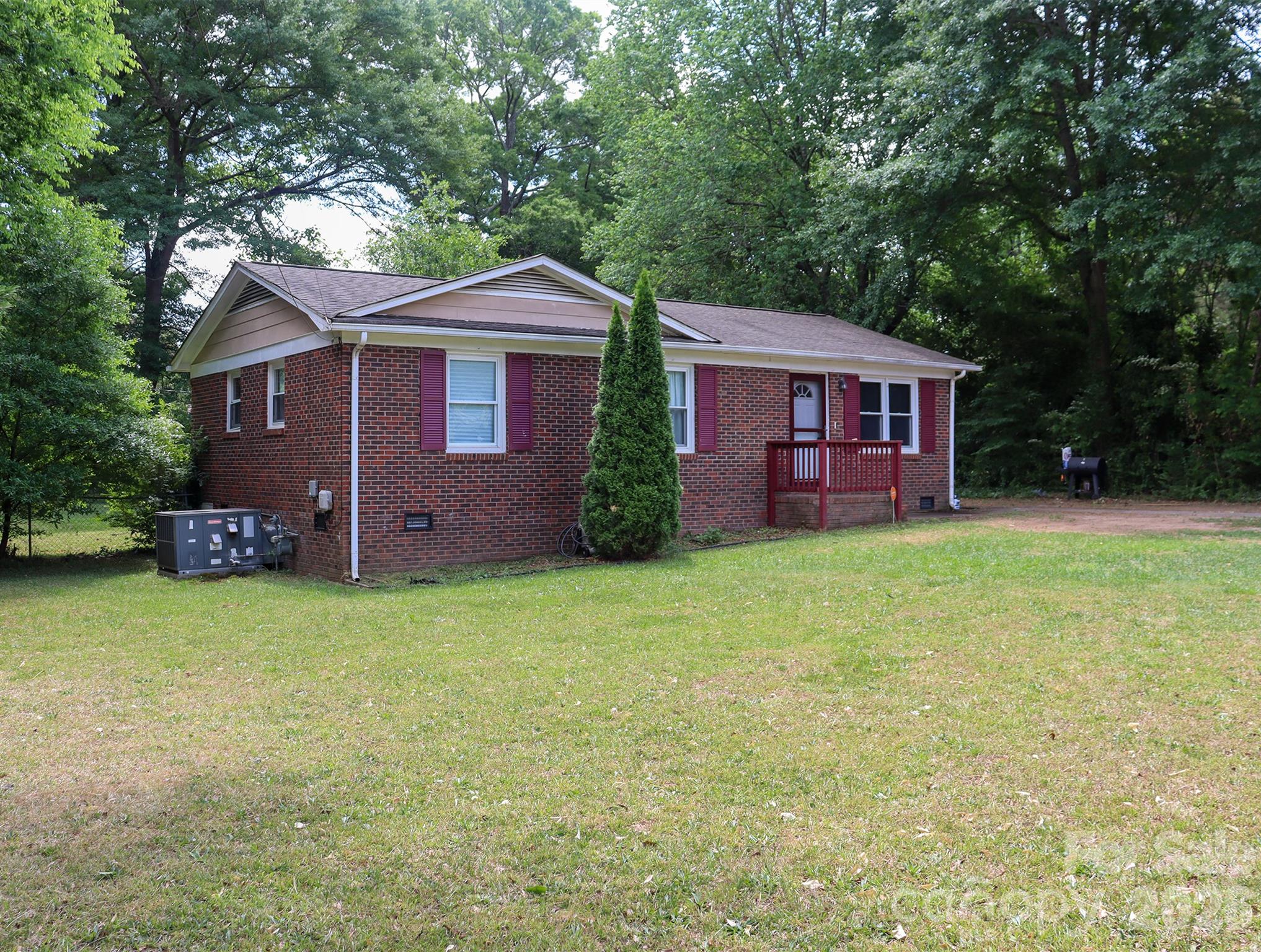1006 Iris Drive