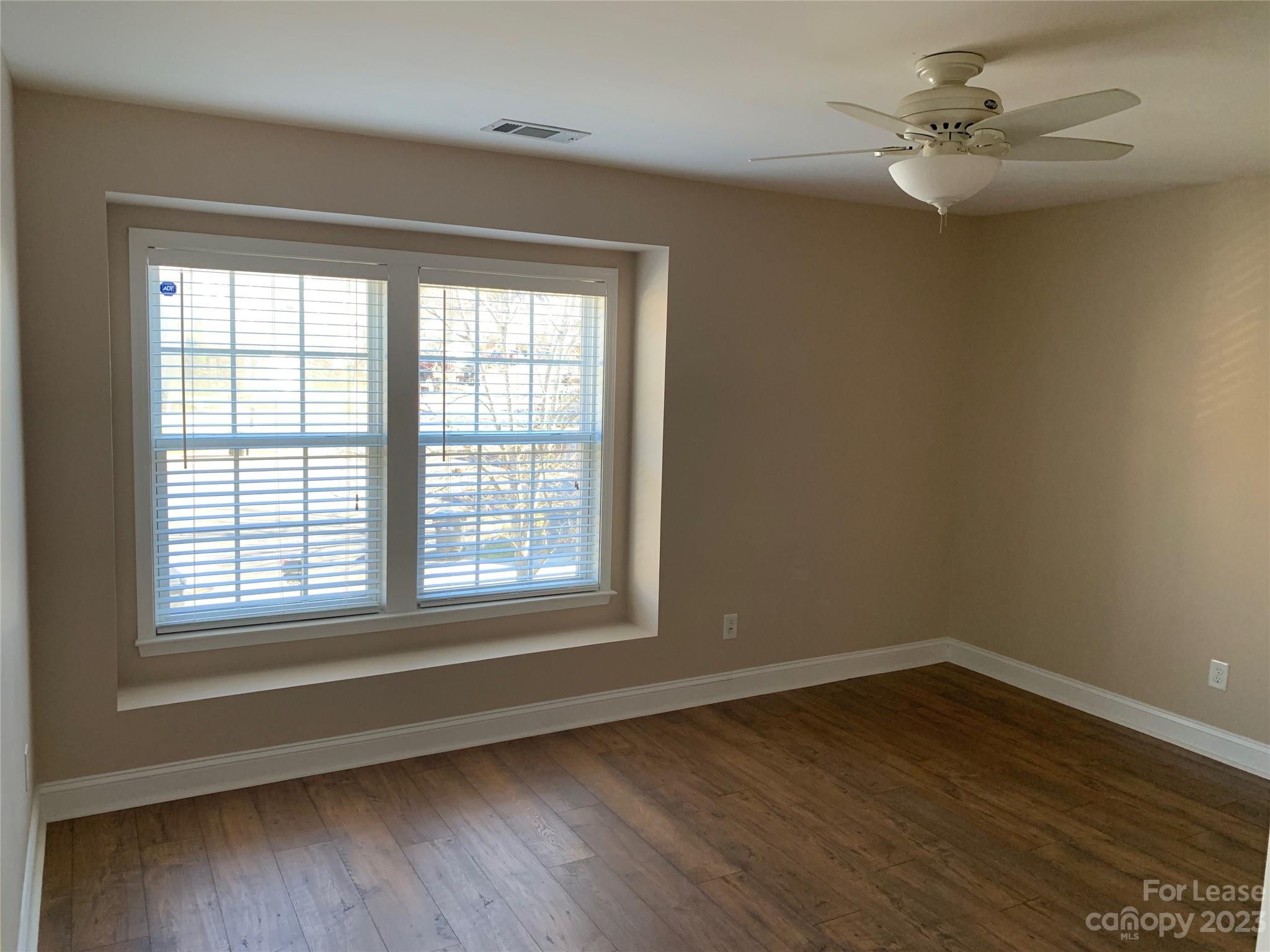 Hamilton Lakes - Residential Lease