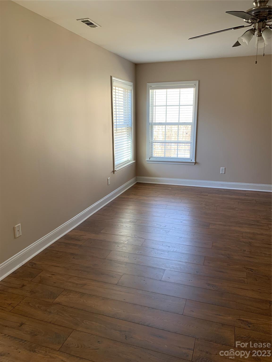 Hamilton Lakes - Residential Lease