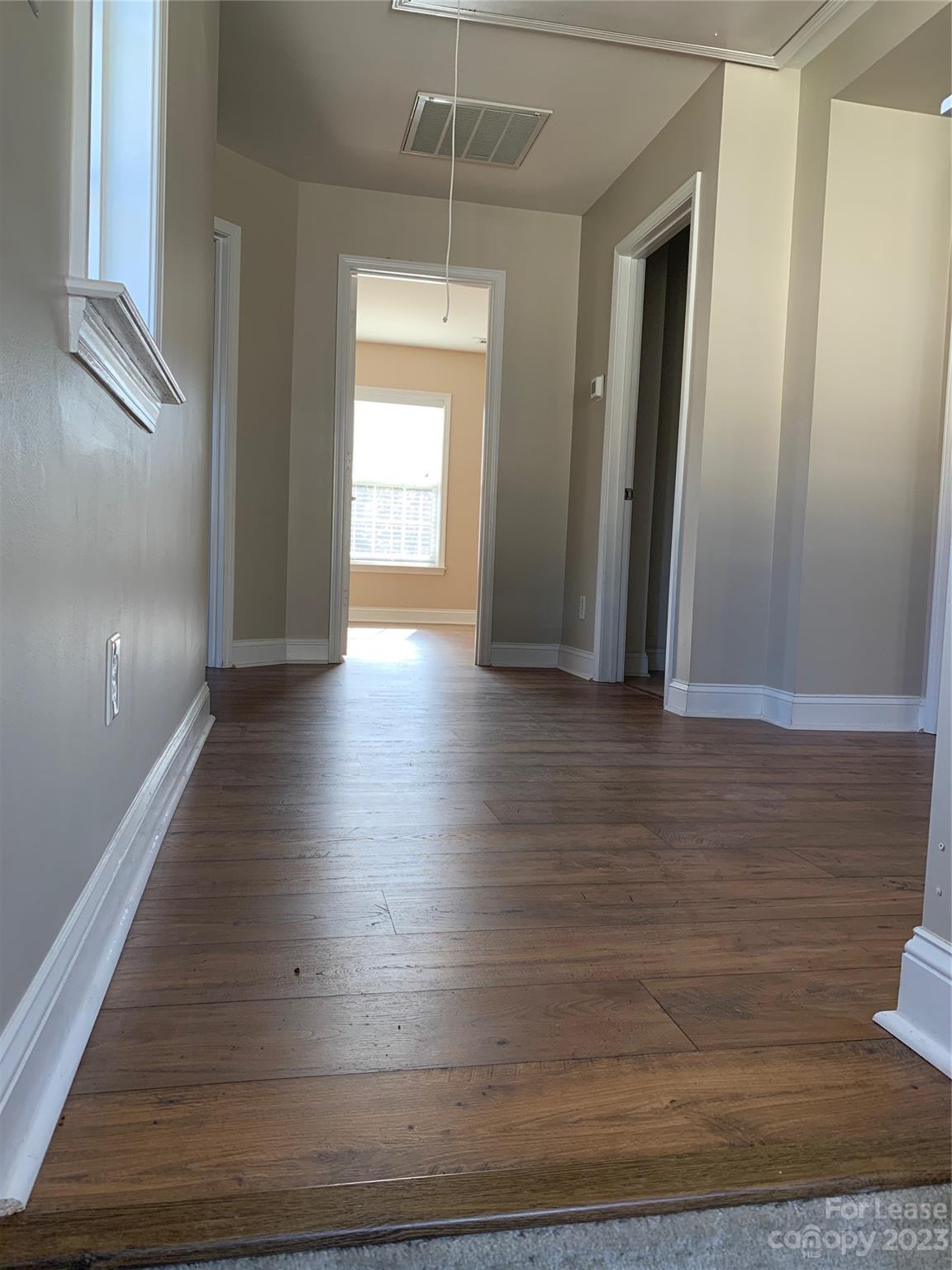 Hamilton Lakes - Residential Lease