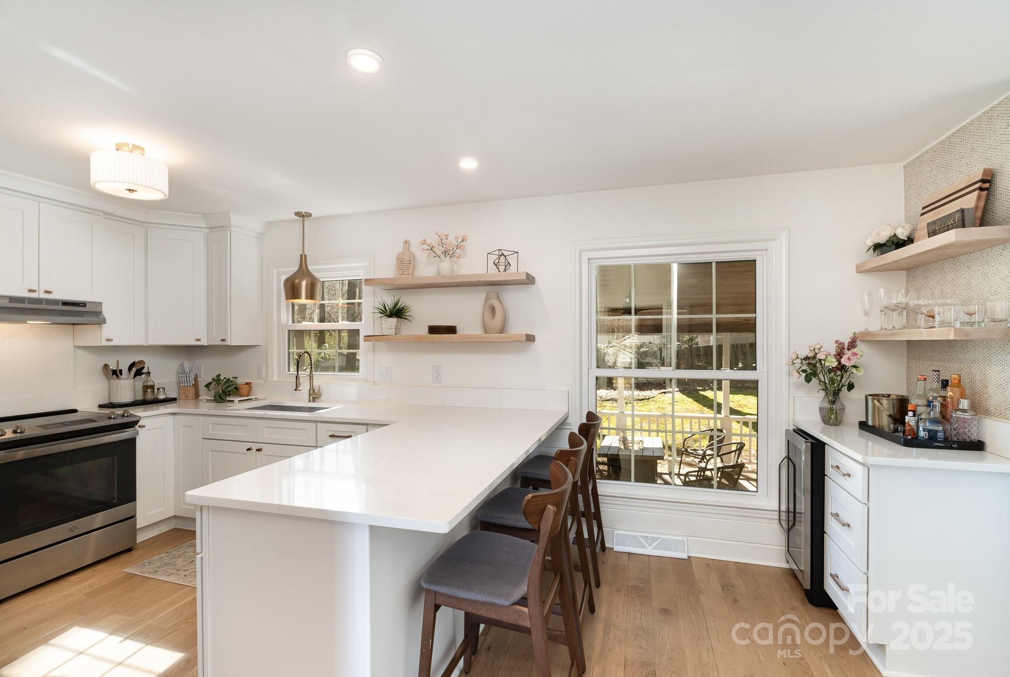 6525 Castlegate Drive