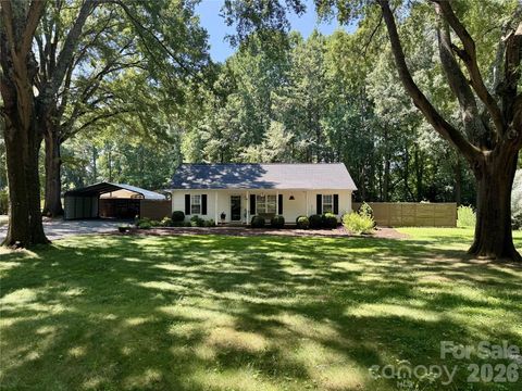 Photo of 5335 Springdale Avenue, Charlotte, NC 28227 (MLS # 4400619)