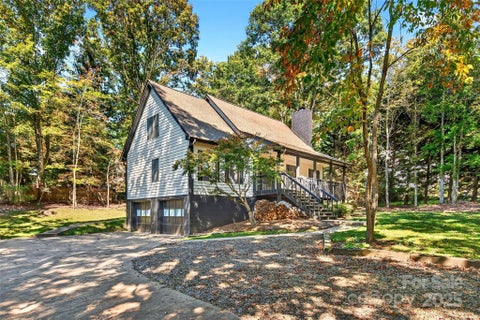 Photo for 820 Lakey Gap Road