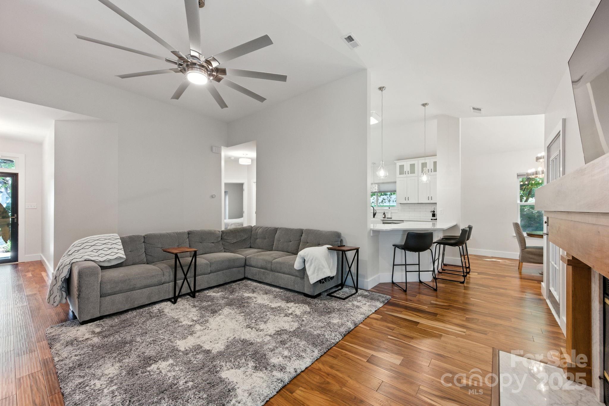 211 Southhaven Drive