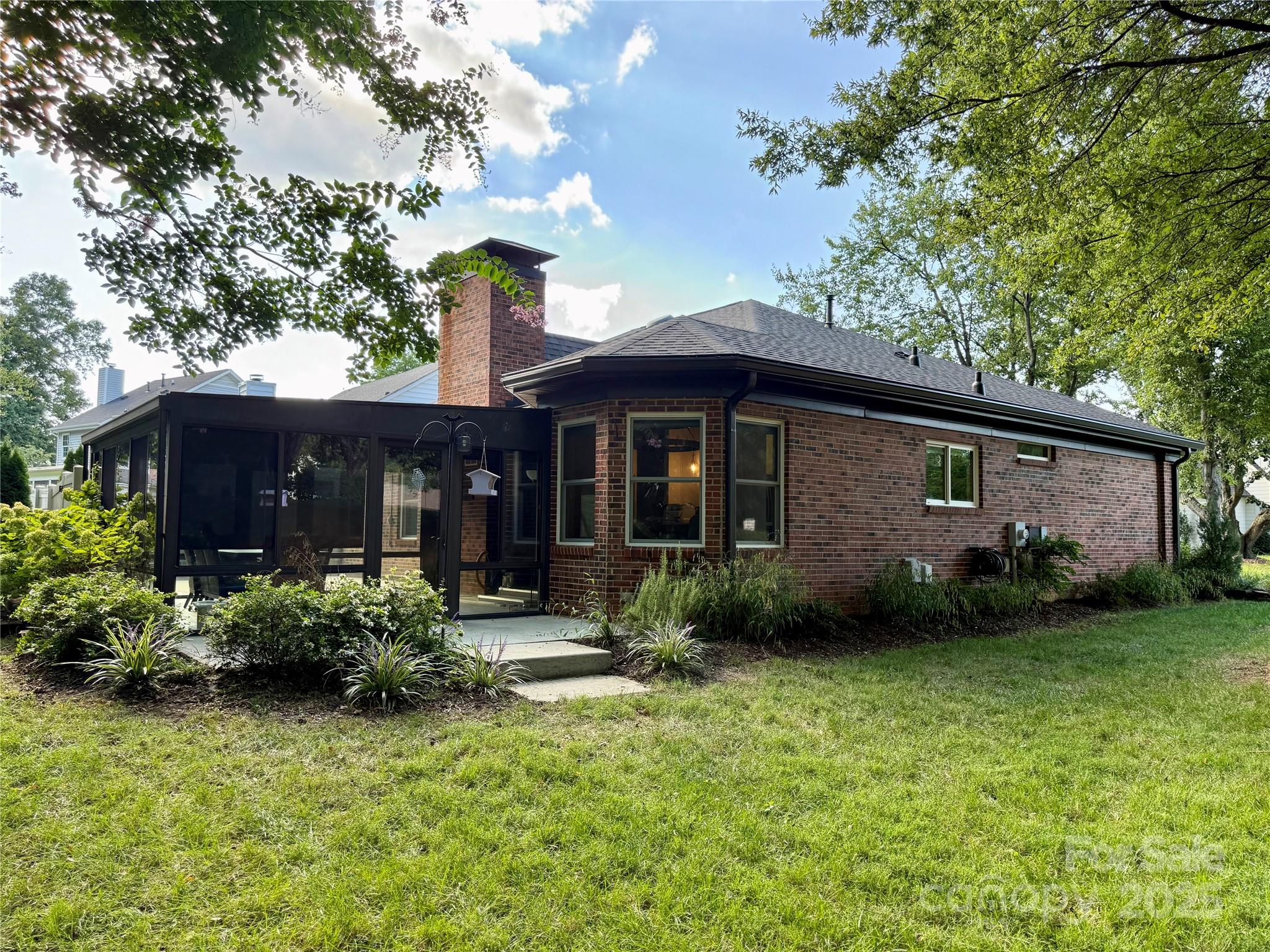 211 Southhaven Drive