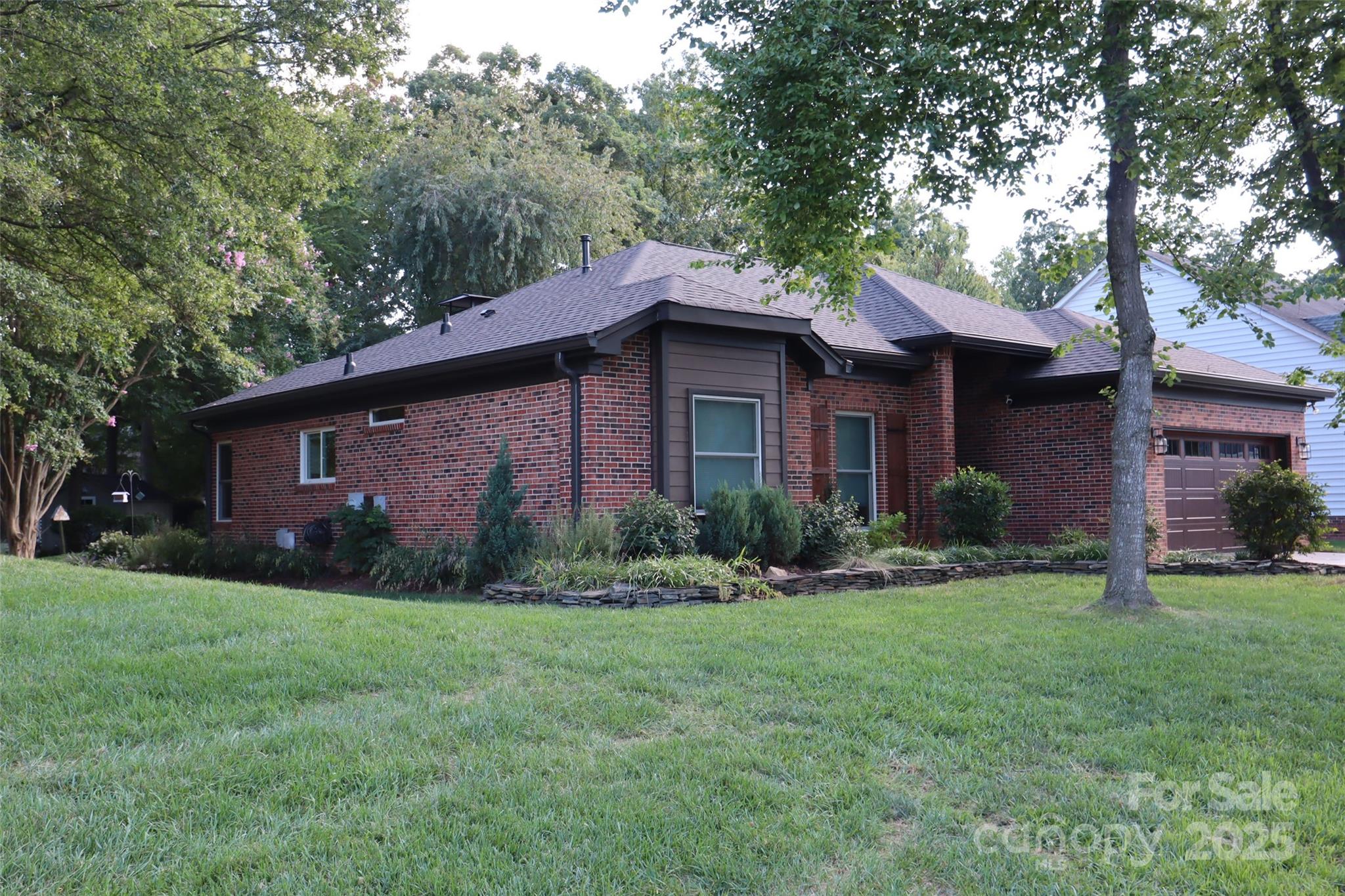 211 Southhaven Drive