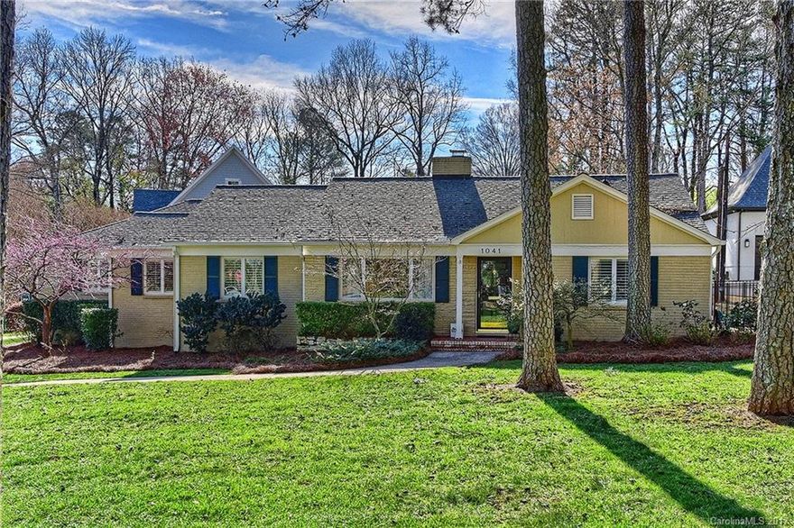 Adorable renovated brick ranch in pristine condition on a quiet street. Kitchen has granite, SS, gas range w/griddle, island and walk-in pantry. Family room has fireplace, built-ins and skylights. Updated bathrooms. Master suite has dual sinks, jetted tub and massive walk-in closet. Mudroom has built-ins with tons of storage space. Freshly painted, hardwoods throughout. Beautiful corner lot with lovely fenced in backyard and deck. Myers Park schools and close to all that Cotswold has to offer.