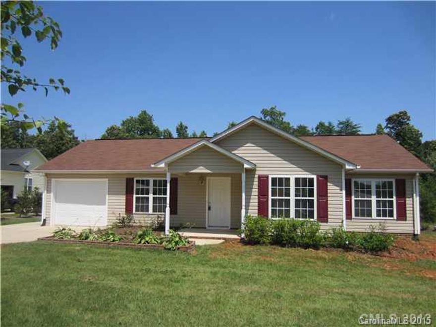 Cute three bedroom, 2 bath ranch home in lovely Creekside Village subdivision. Home features kitchen with lots of counter space, vaulted ceilings, eat in dining area, large windows, 1 car garage with storage racks, deck. Home in great school district.