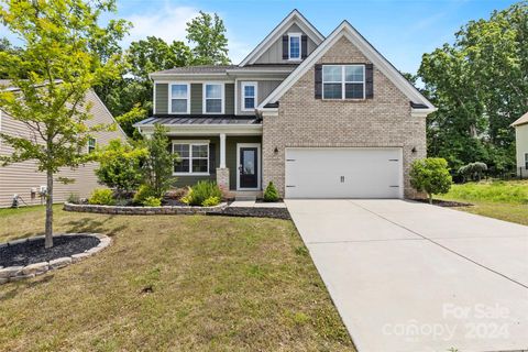 Photo of 16327 Palisades Commons Drive, Charlotte, NC 28278 (MLS # 4140847)