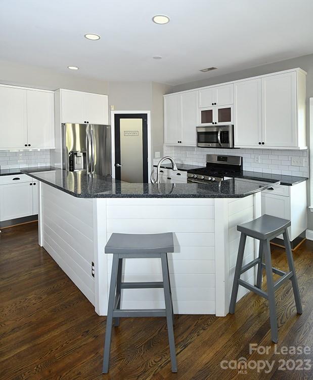 Blue Stone Harbor - Residential Lease