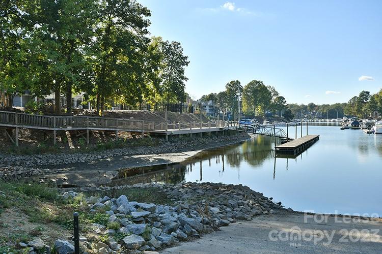 Blue Stone Harbor - Residential Lease