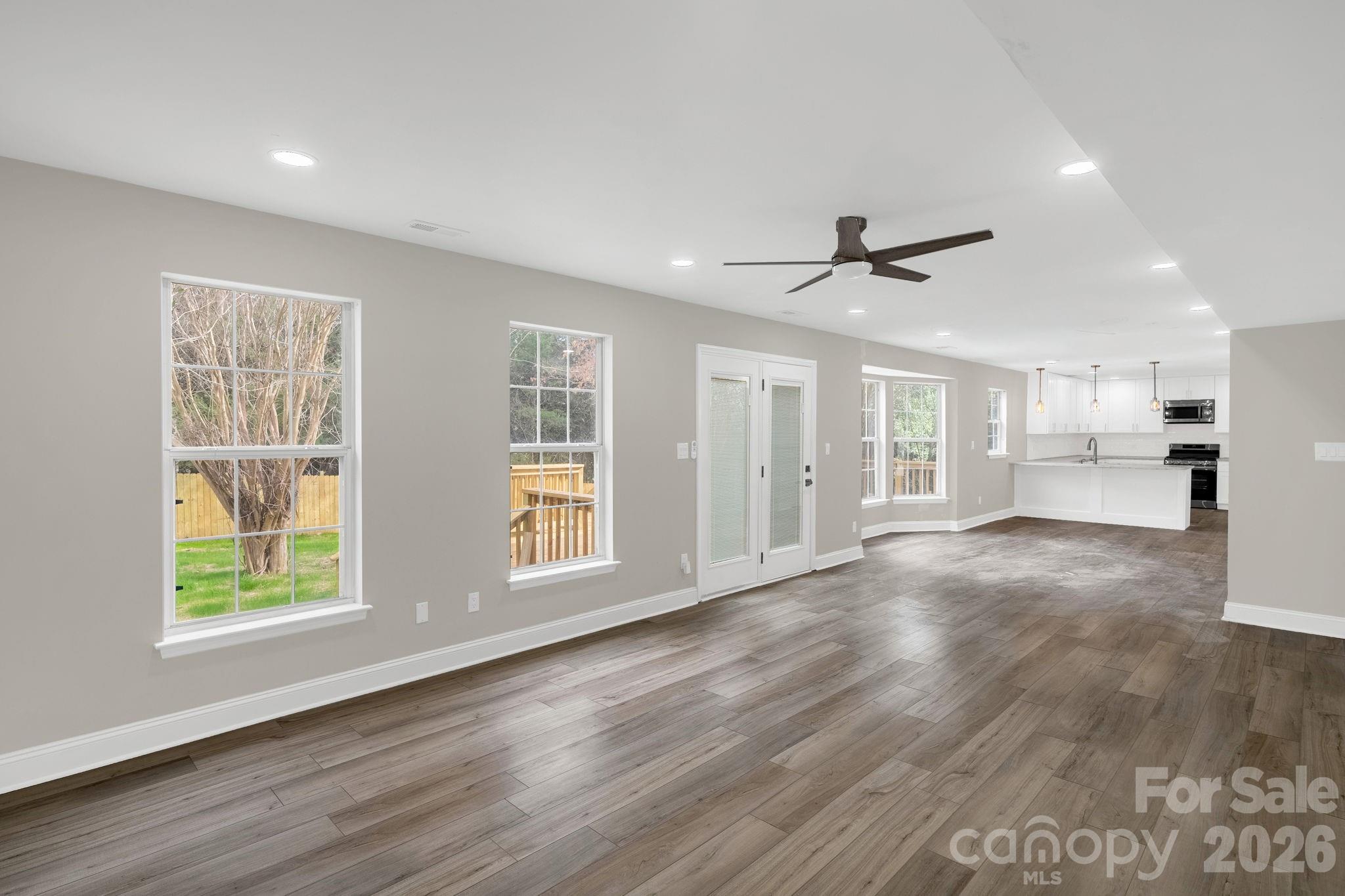 Winding Creek - Residential