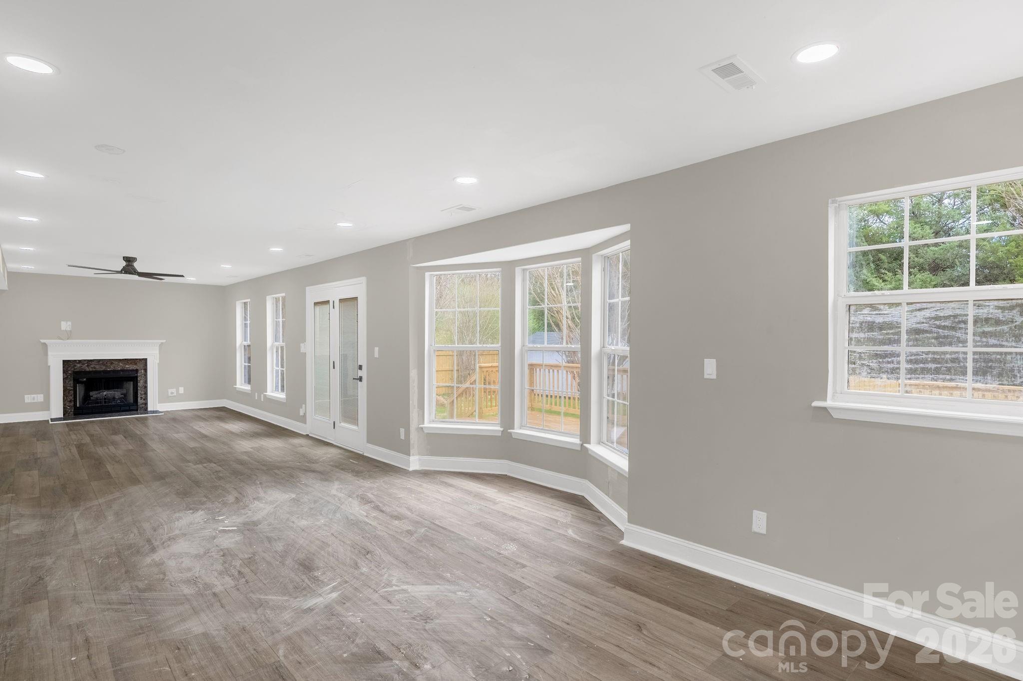 Winding Creek - Residential