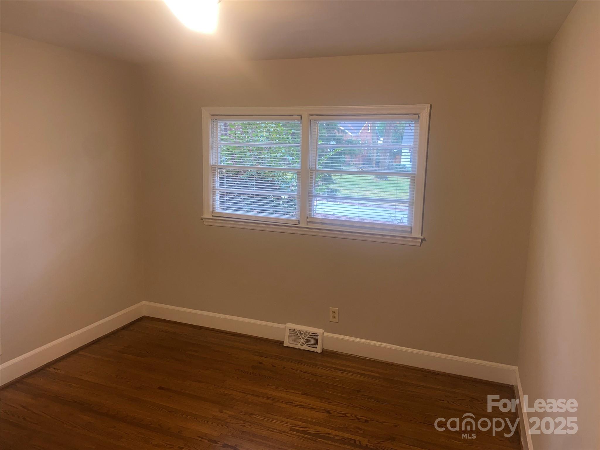 Country Club Hills - Residential Lease