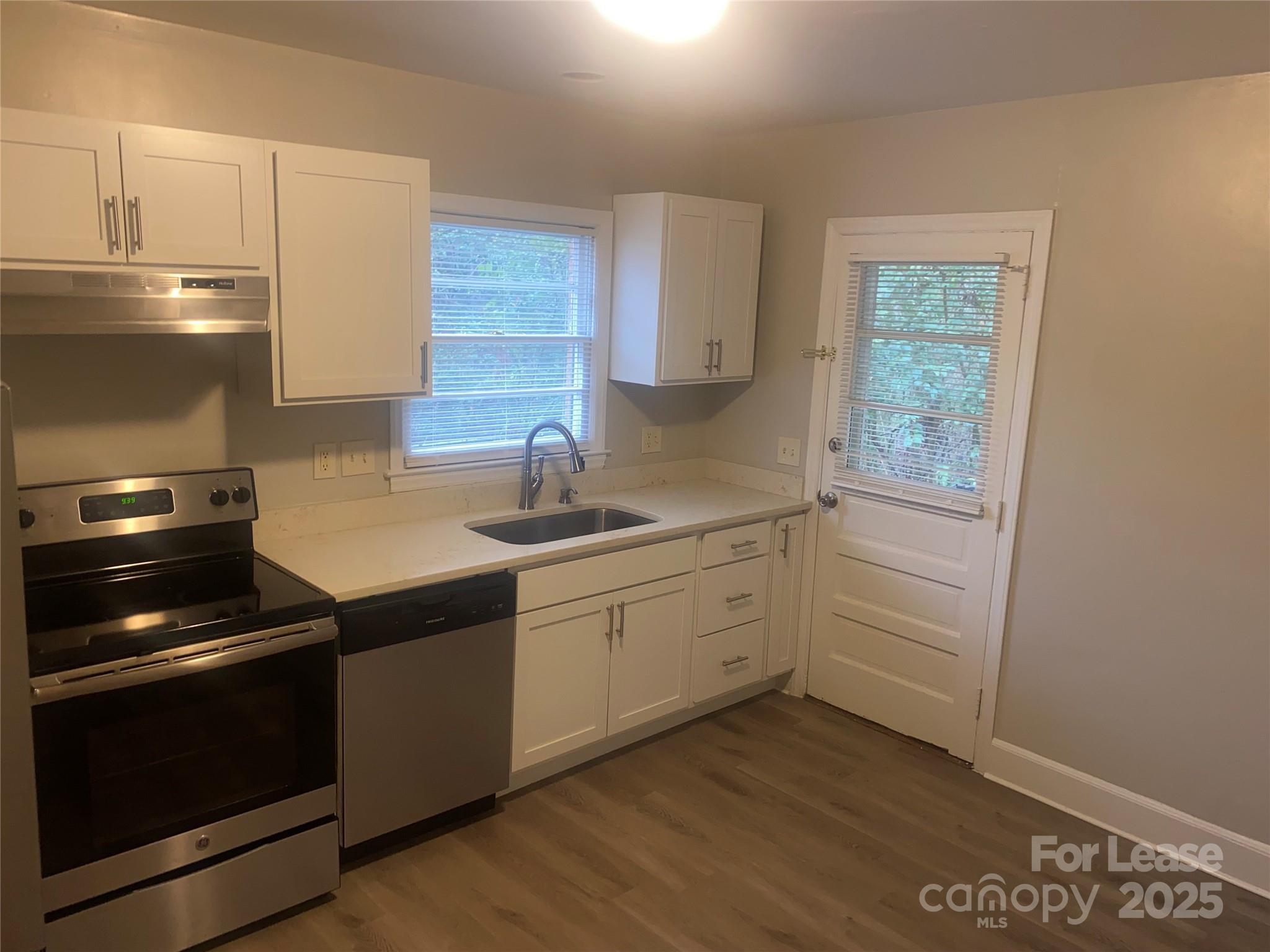 Country Club Hills - Residential Lease