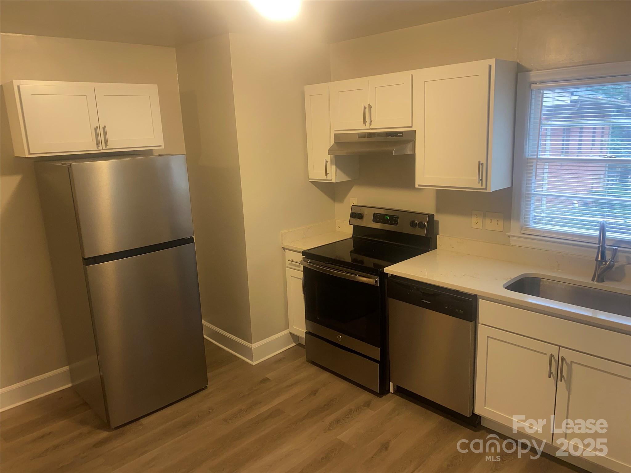 Country Club Hills - Residential Lease